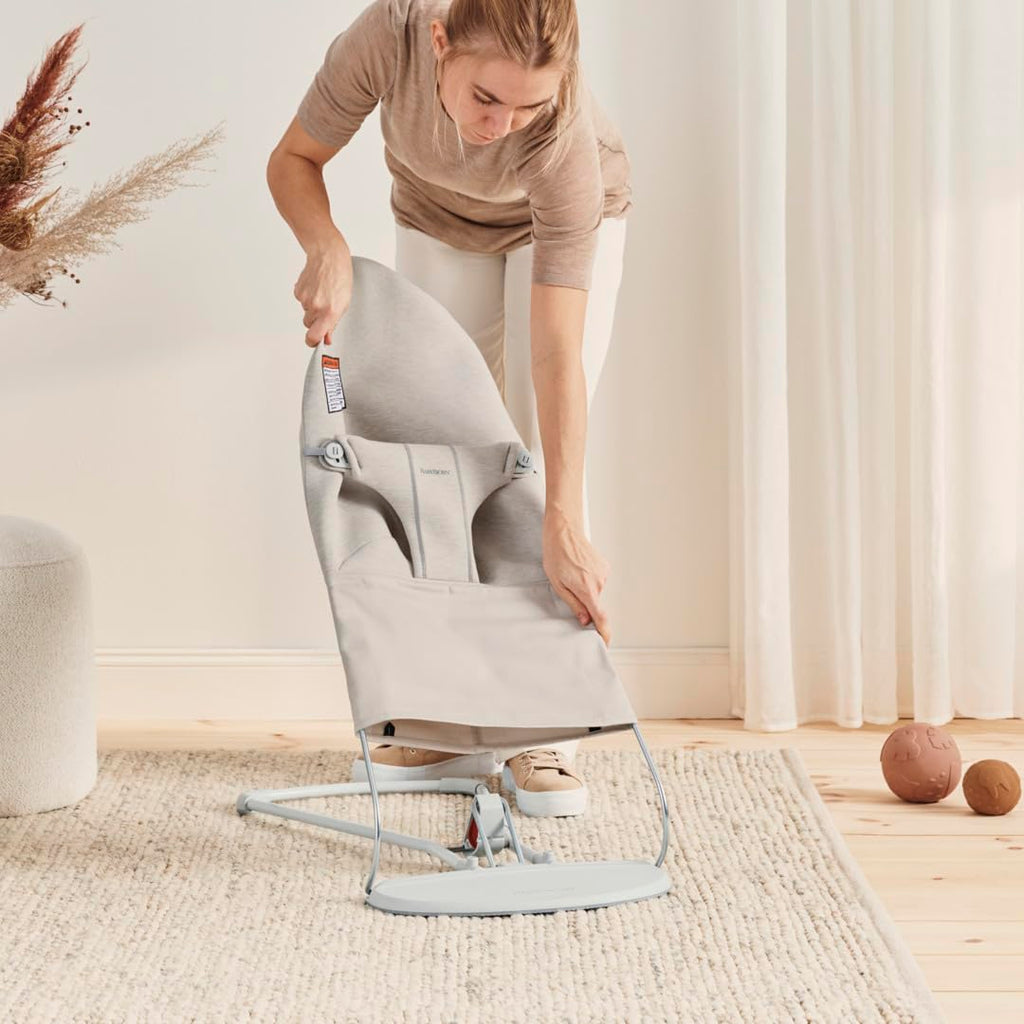 BabyBjörn Bouncer Bliss, Light Beige, 3D Jersey | 2-in-1 Adjustable Baby Bouncer Seat and Toddler Chair, Newborn to Toddler (8-29 lbs), 4 Positions, Lightweight & Portable