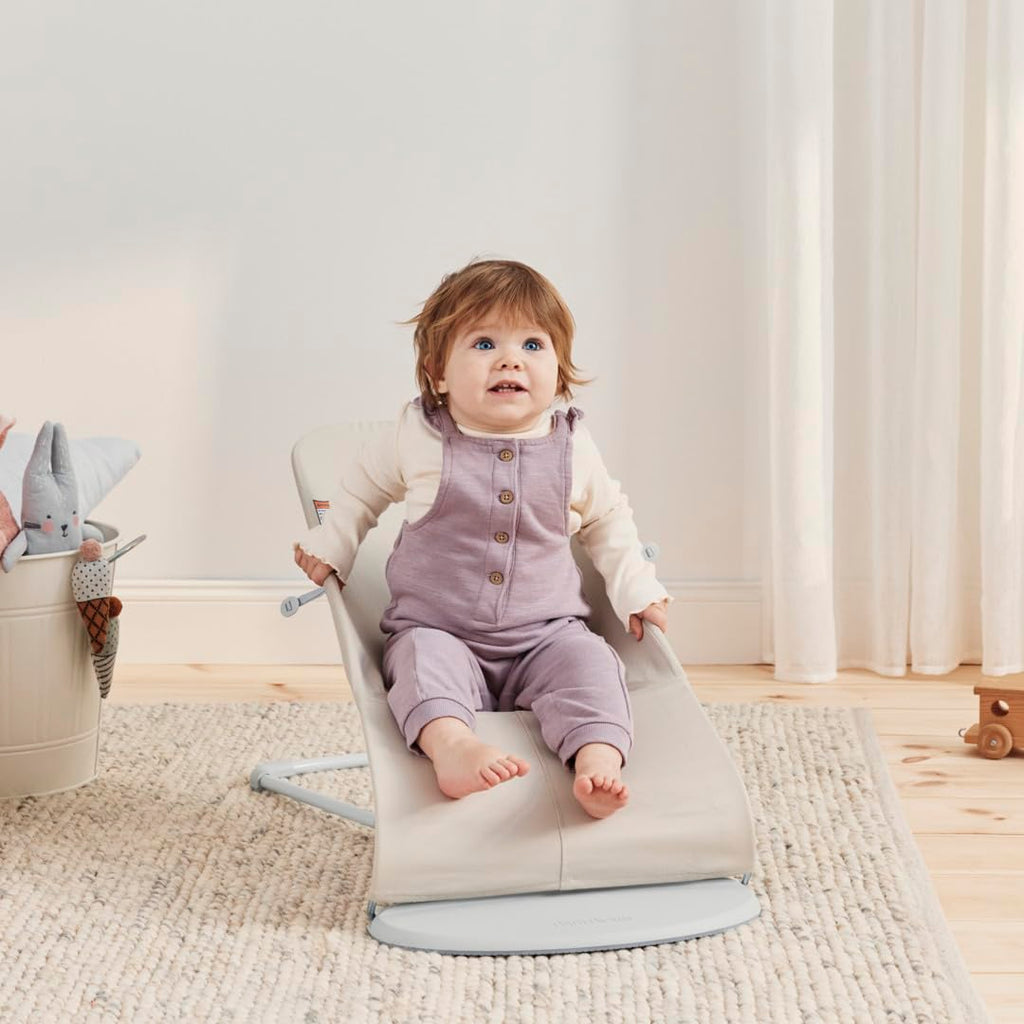 BabyBjörn Bouncer Bliss, Light Beige, 3D Jersey | 2-in-1 Adjustable Baby Bouncer Seat and Toddler Chair, Newborn to Toddler (8-29 lbs), 4 Positions, Lightweight & Portable