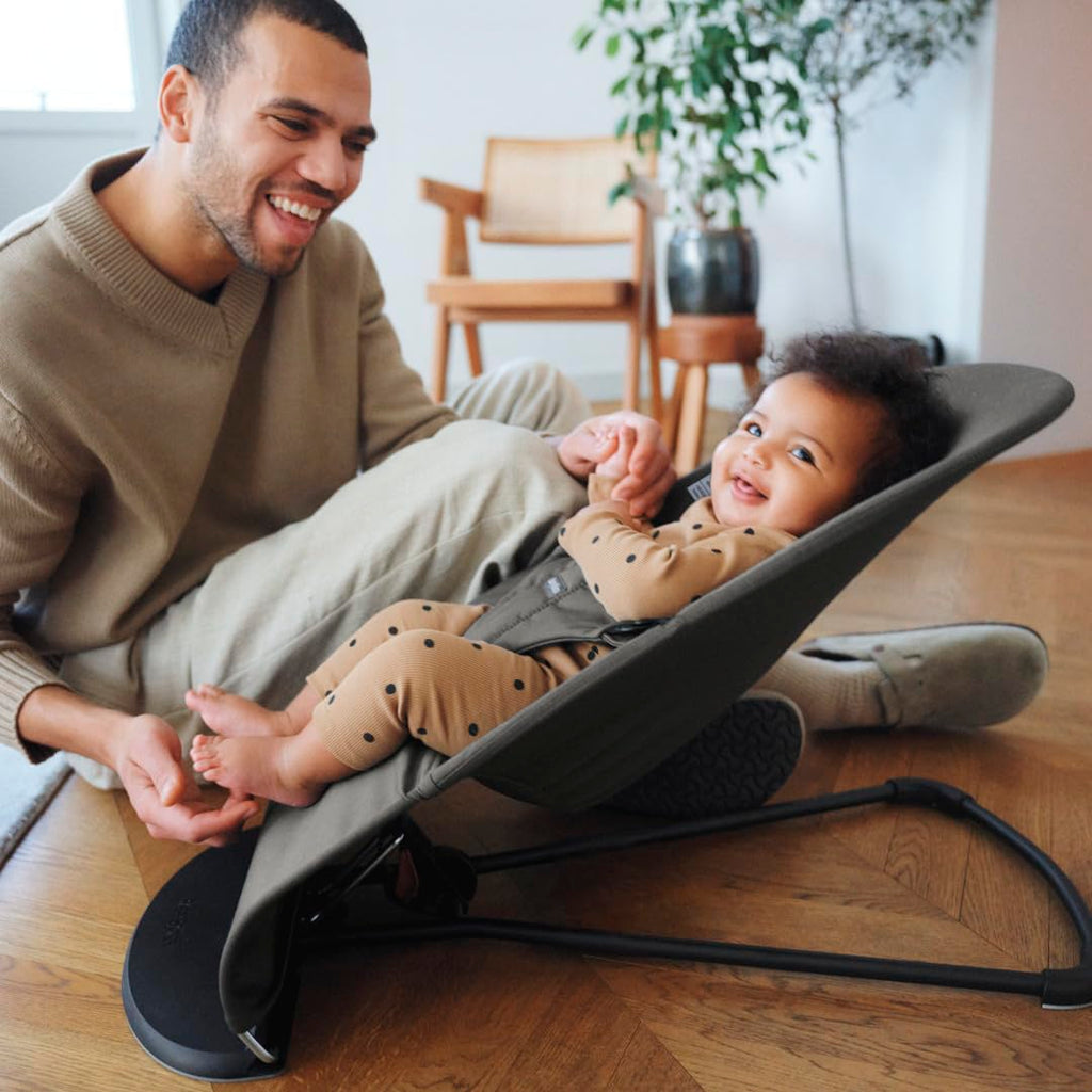 BabyBjörn Bouncer Balance Soft, Dark Gray, Woven/Jersey, Tri-Fabric | 2-in-1 Adjustable Baby Bouncer Seat and Toddler Chair, Newborn to Toddler (8-29 lbs), 4 Positions, Lightweight & Portable