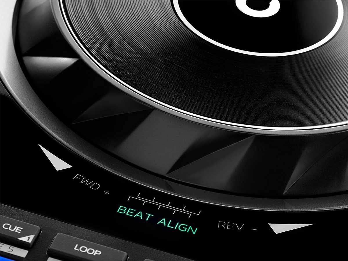 Hercules DJControl Inpulse 500 MK2 2-Channel DJ Controller Bundle with Case, TRS-to-RCA Breakout Cable, and Austin Bazaar Polishing Cloth
