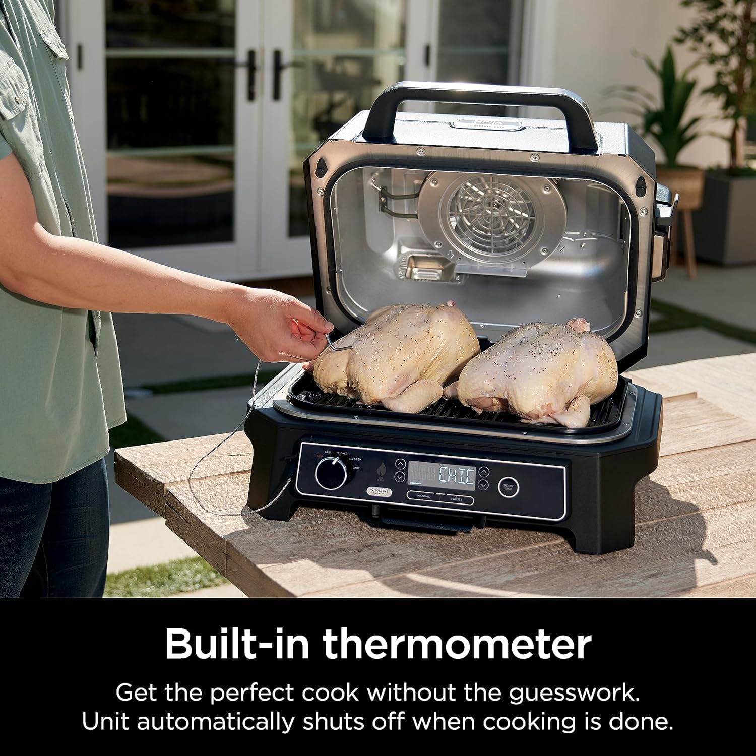 Ninja Woodfire ProXL Outdoor Grill & Smoker, Thermometer, 4-in-1 Master Grill, BBQ Smoker, Outdoor Air Fryer, Bake, Portable, Electric Grill (Renewed) (Hunter Green)
