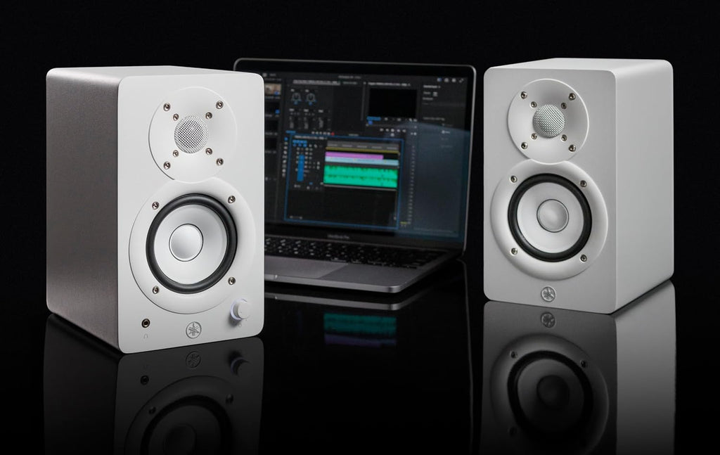 Yamaha HS3 Powered Studio Monitor in Black, Pair (HS3 B)