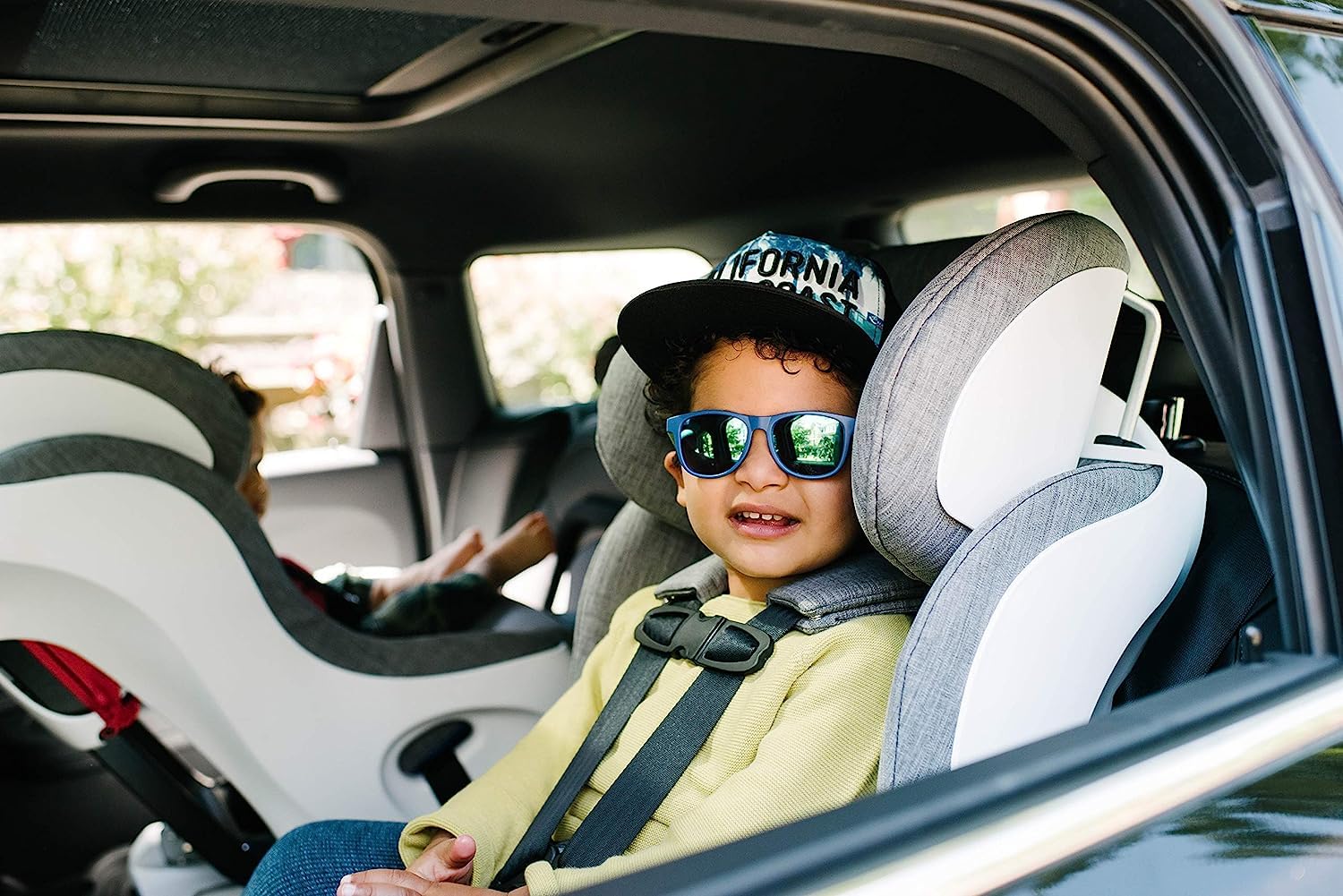 Clek Foonf Convertible Car Seat with Rigid LATCH, Crumple Zone safety system, Adjustable Headrest, Reclining Design, Anti-Rebound Bar & Flame Retardant-Free (Railroad Ziip)