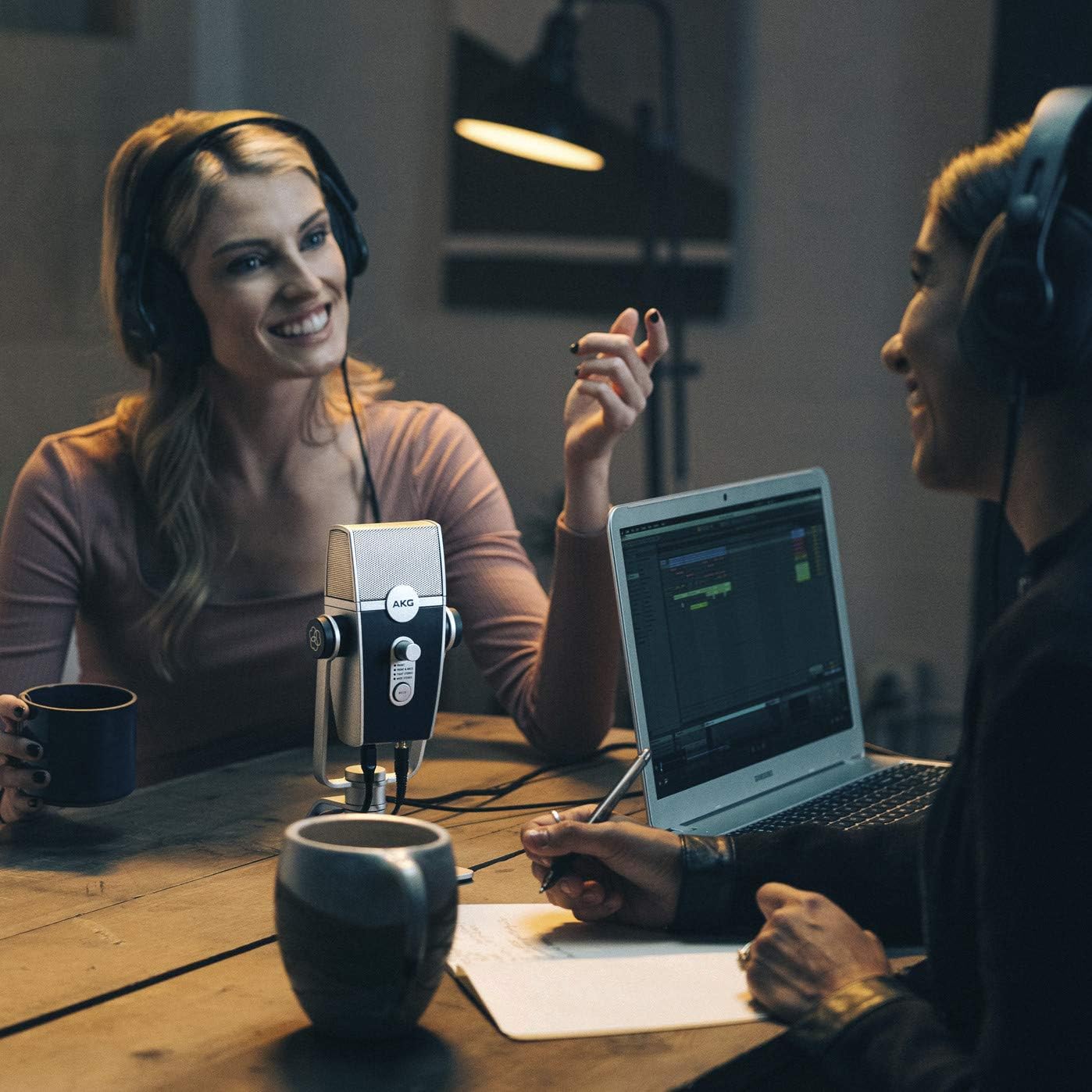 AKG Podcaster Essentials Kit