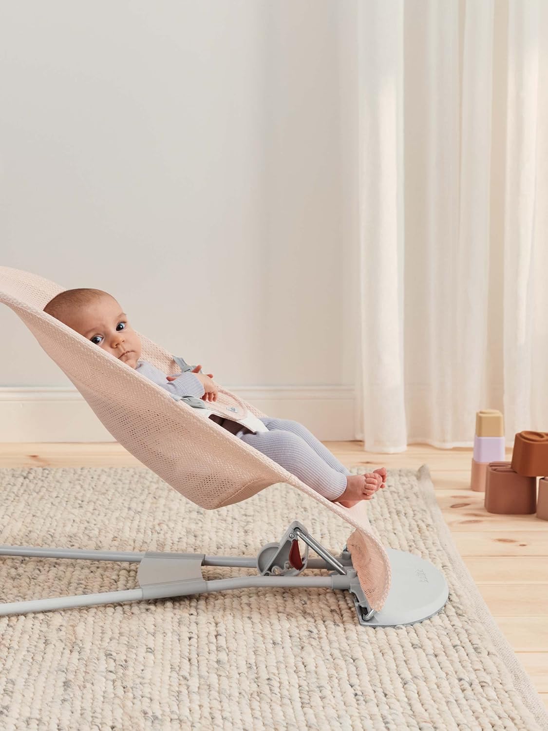 BabyBjörn Bouncer Balance Soft, Light Grey Frame, Mesh, Pearly Pink/White, 2-in-1 Adjustable Baby Bouncer Seat and Toddler Chair, Newborn to Toddler (8-29 lbs), 4 Positions, Lightweight & Portable