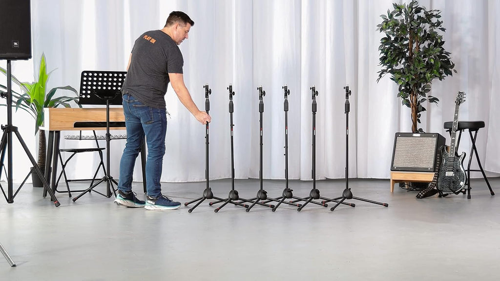 Gator Frameworks Single Compartment Carry Bag-Fits up to (6) Microphone Stands, (GFW-6XMICSTANDBAG)