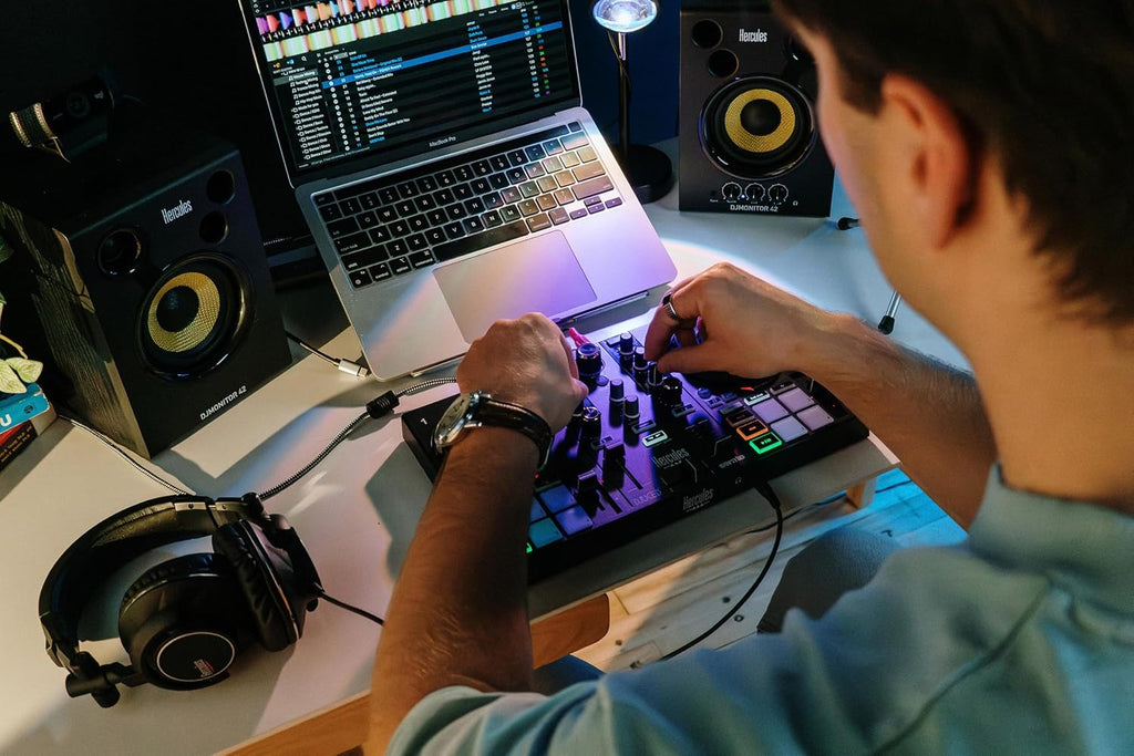 Hercules DJControl Inpulse 200 MK3 – Ideal DJ Controller to Start DJing – Software and Tutorials Included – Spotify and Apple Music streaming with Serato DJ Lite