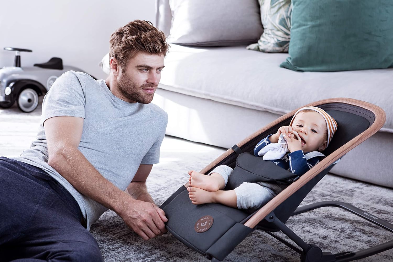 Maxi-Cosi Kori 2-In-1 Rocker, Metro-Essential Graphite
