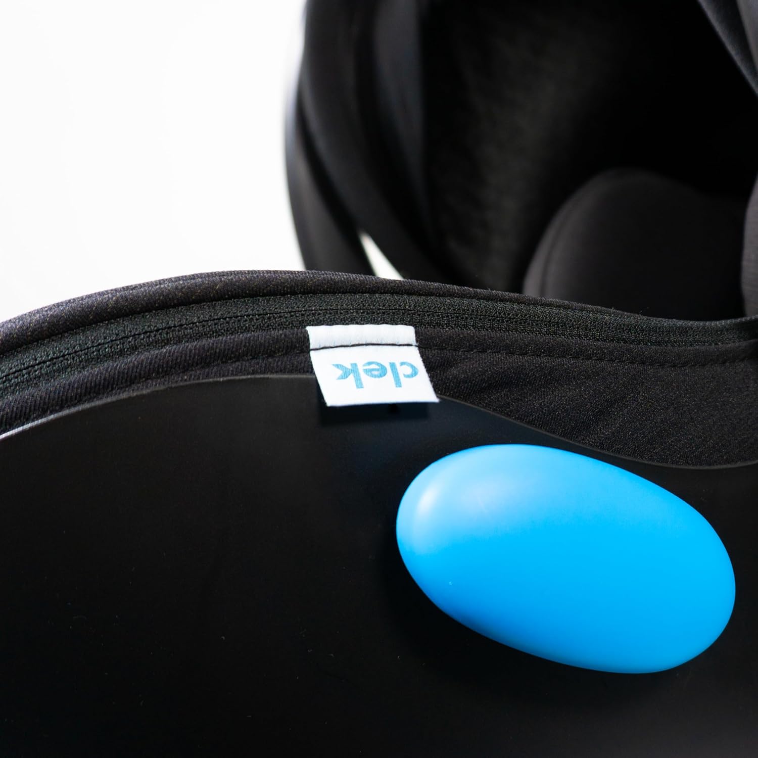 Clek Liing Infant Car Seat with Adjustable Load Leg, Compact, Lightweight Design, 7 Recline Positions, Easy-to-Use Rigid Latch, and Flame Retardant-Free (Railroad Ziip)