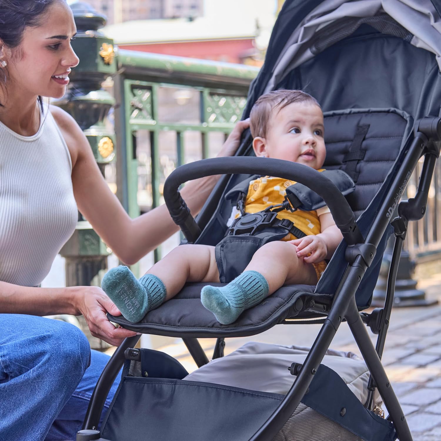 Ingenuity Ingenuity 3Dquickclose CS+ Compact Fold Stroller – Lightweight Stroller with Oversized Canopy, Extra-Large Storage and Compact Fold, Black