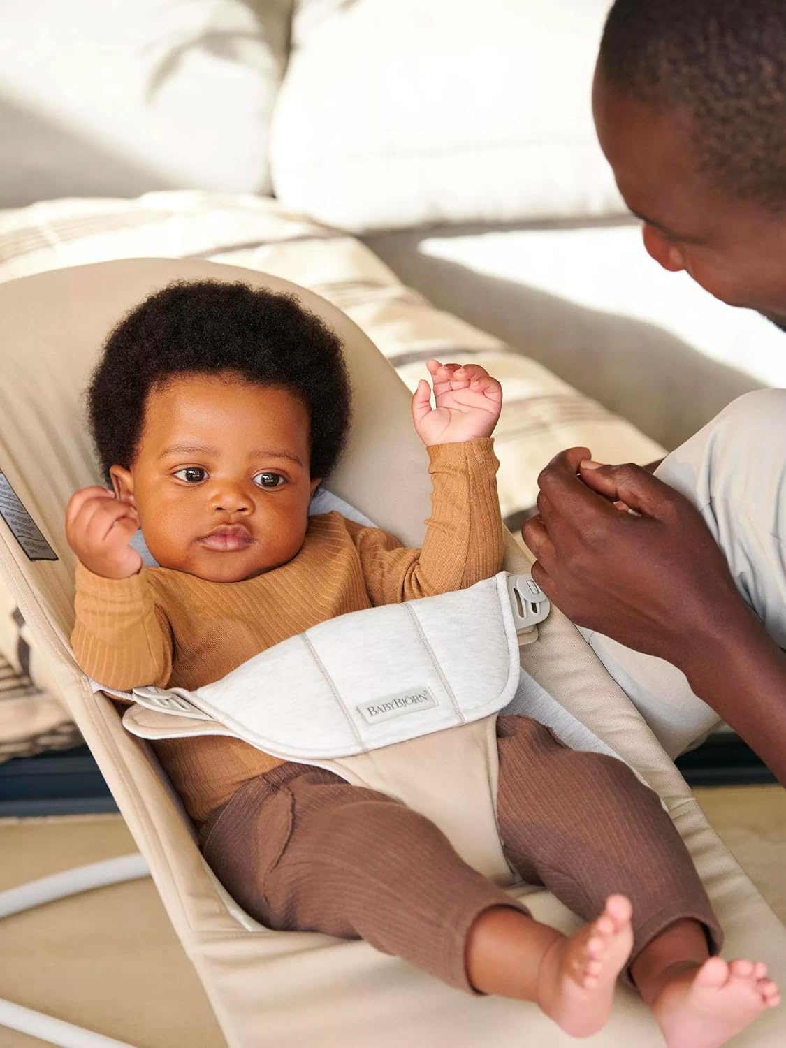 BabyBjörn Bouncer Balance Soft, Beige/Gray, Woven/Jersey | 2-in-1 Adjustable Baby Bouncer Seat and Toddler Chair, Newborn to Toddler (8-29 lbs), 4 Positions, Lightweight & Portable