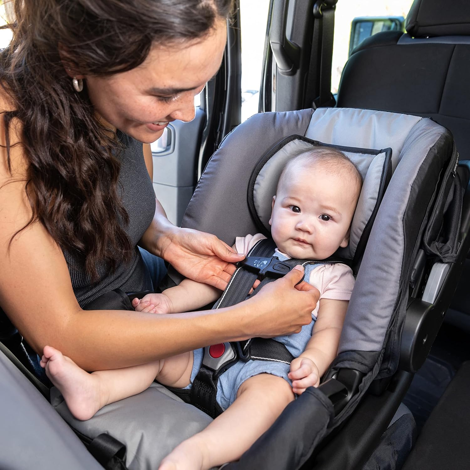 Baby Trend EZ-Lift™ Plus Infant Car Seat, Dash Black – Newborn Comfort Padding, Lightweight Carry Build, Adjustable Harness System