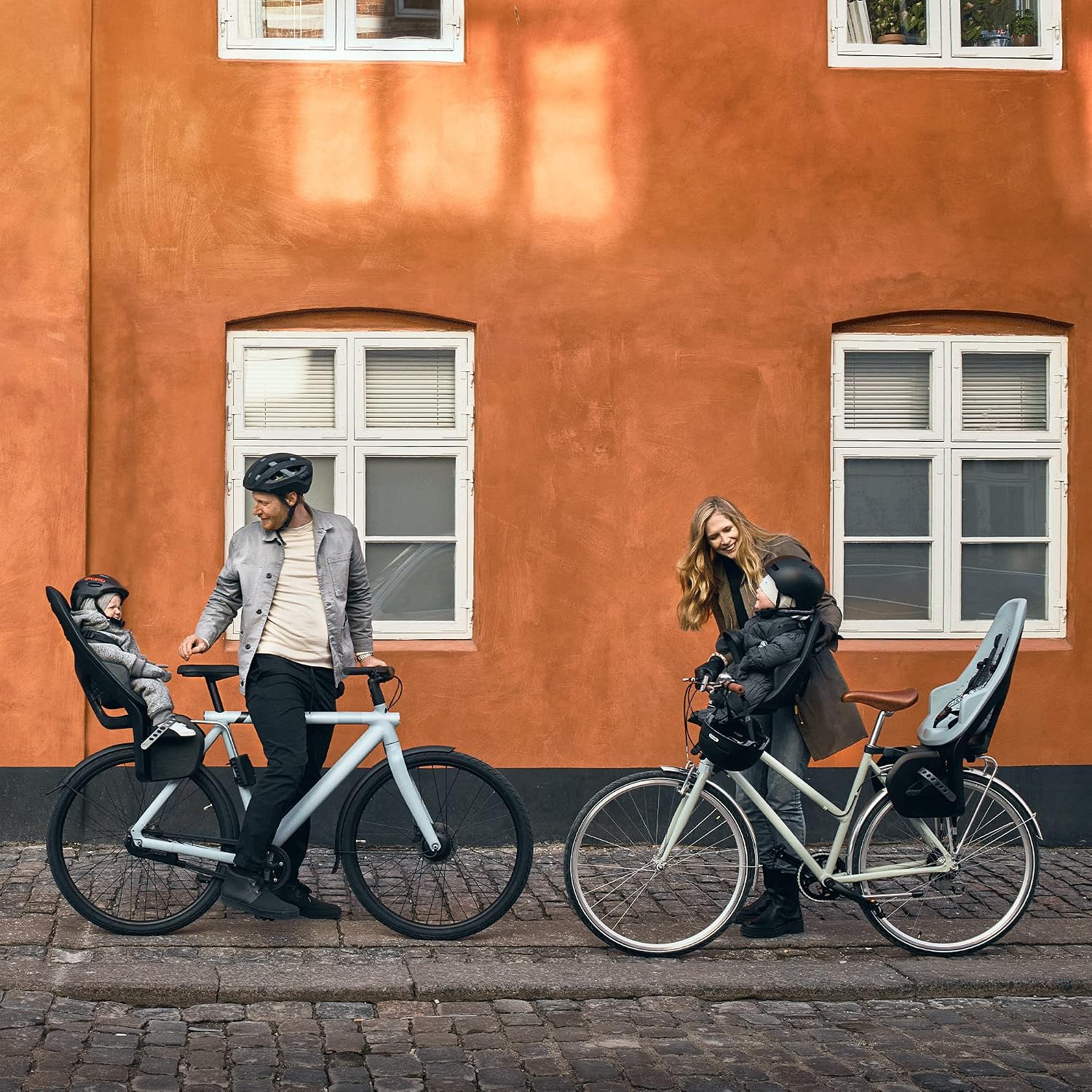 Thule Yepp 2 Mounted Child Bike seat, Adjustable footrests, 5-Point Harness and Easy to Mount Design