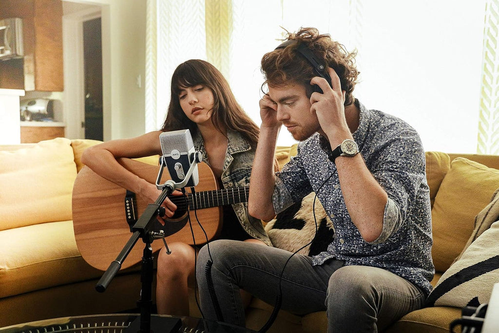 AKG Podcaster Essentials Kit